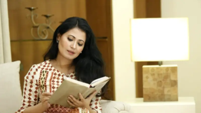 বই পড়ার অভ্যাস ফিরে পেতে ১০ কার্যকরী টিপস