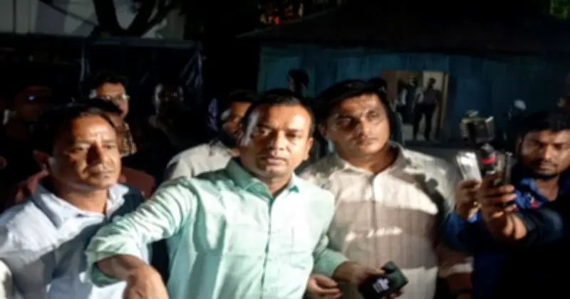 শাহবাগ থানায় ডাকসু নেতাদের ওপর জাসদের হামলা