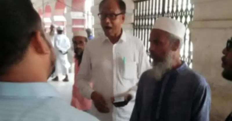 খুলনায় মামলার নথি পেতে দেরি: বিচারককে গালি আইনজীবীর