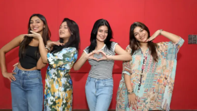 মেরিল-প্রথম আলো পুরস্কারের মহড়ায় তারকাদের খুনসুটি