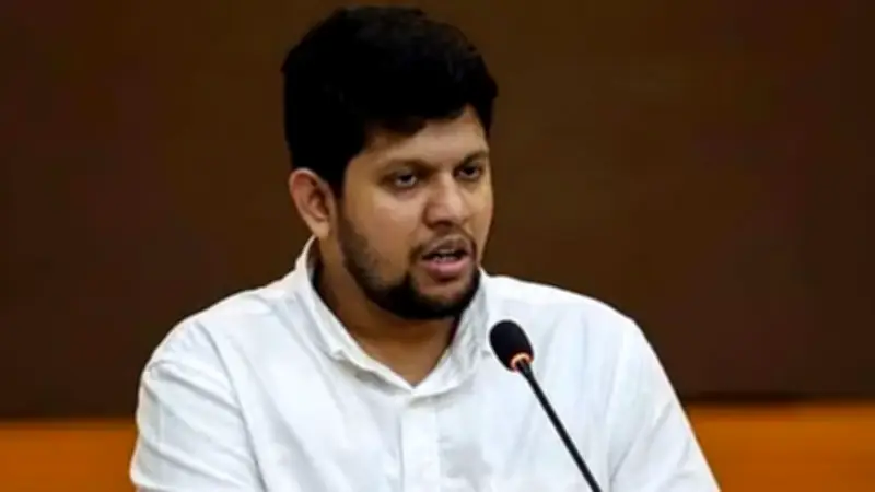 মাহফুজ আলমের প্রশ্ন: জনগণের সঙ্গে কী ধোঁকাবাজি চলছে?