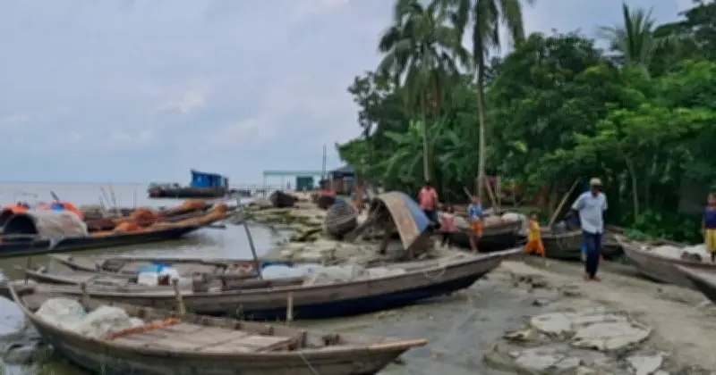 ইলিশ রক্ষায় নিষেধাজ্ঞা শেষের পথে, চাল না পেয়ে জেলেদের হতাশা
