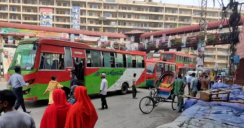 রামপুরা ব্রিজে বাস ভাড়া বাড়েনি, পুরোনো ভাড়ায় যাত্রী পরিবহন