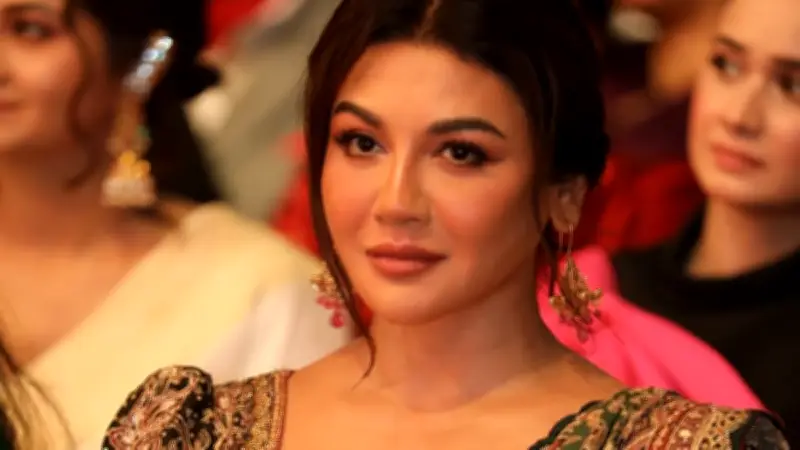 প্রথম আলো পুরস্কারে তারকাদের সাজমেরিল