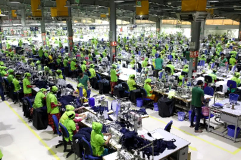 ডিকার্বনাইজেশন: ইউরোপের নতুন নিয়মে বাংলাদেশের পোশাক শিল্পের চ্যালেঞ্জ