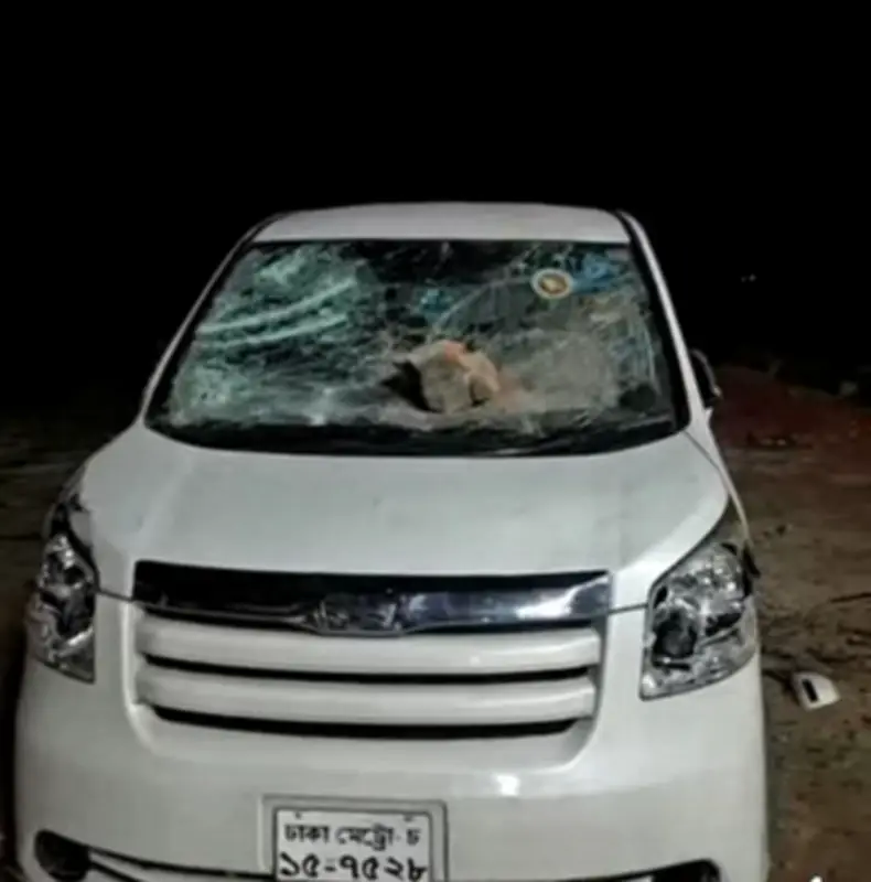 নেত্রকোনায় এমপি মাছুম মোস্তফার গাড়ি ভাঙচুর, অবরোধ