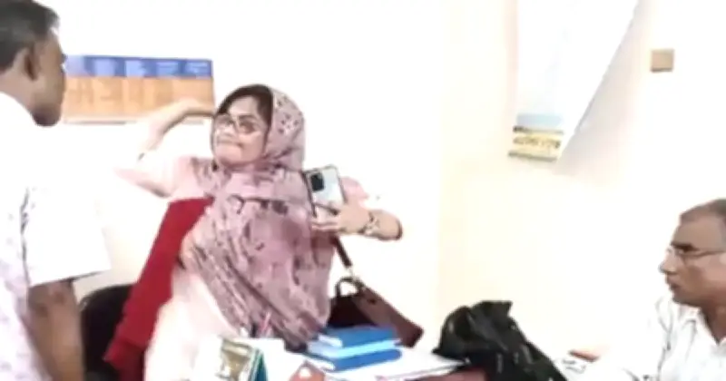 রাজশাহীতে কলেজে অধ্যক্ষ ও নারী শিক্ষককে মারধর, চাঁদাবাজির অভিযোগ