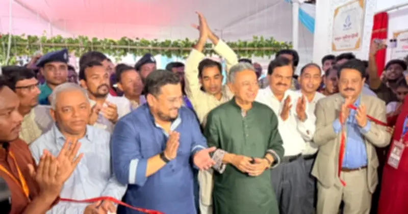 বহিরাগত কাউকে ক্যাম্পাসে ঢুকতে দেওয়া যাবে না: আমির খসরু