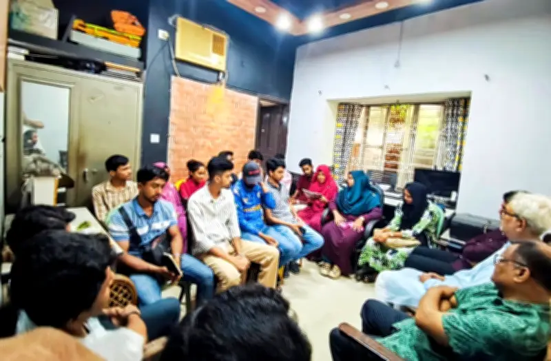 গাজীপুর বন্ধুসভার পাঠচক্রে মানবাধিকার বই নিয়ে আলোচনা