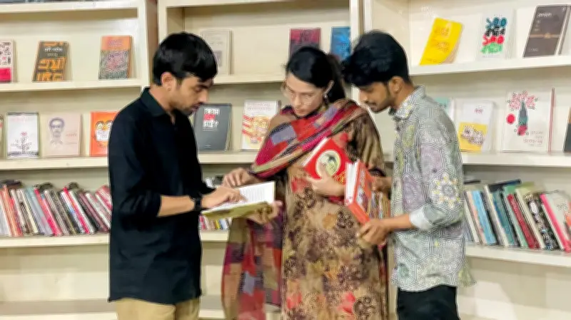 বই দিবসে কিশোরগঞ্জ পাবলিক লাইব্রেরিতে শিক্ষার্থীদের মিলনমেলা