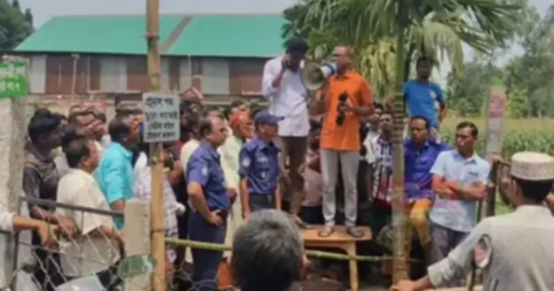 নিবন্ধনহীন মোটরসাইকেল চালকদের জরিমানা, ইউএনও ও আনসার সদস্যের ওপর হামলা