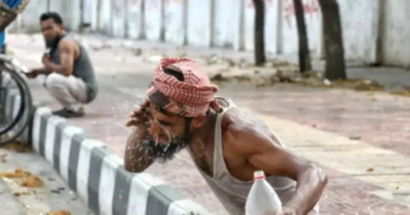 বাংলাদেশে তাপপ্রবাহ কমার সম্ভাবনা, বজ্রসহ বৃষ্টির পূর্বাভাস