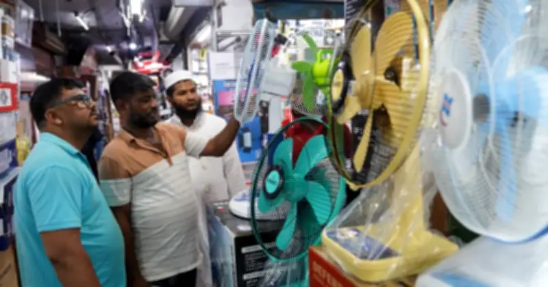 প্রচণ্ড তাপপ্রবাহে কুলিং ডিভাইসের দাম বৃদ্ধি, বিদ্যুৎ চাপ বেড়েছে