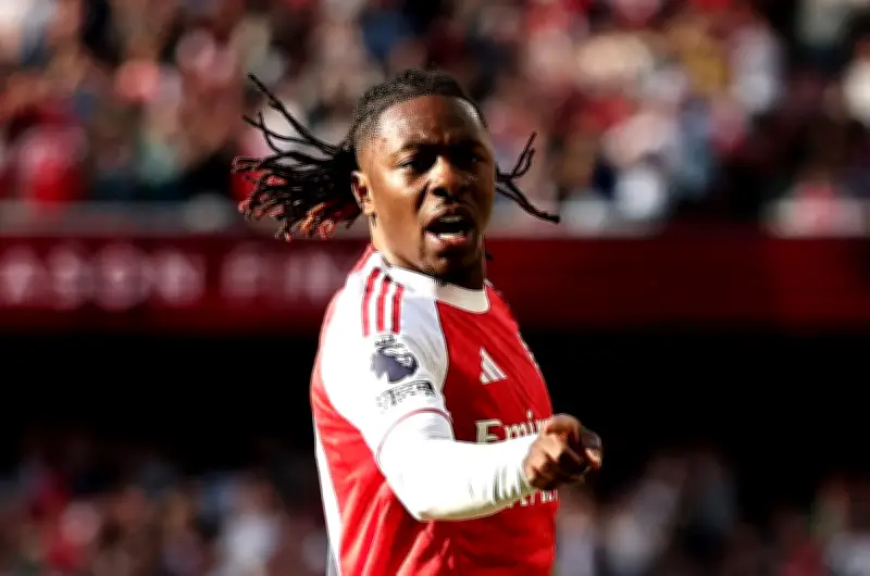 এজের গোলে আর্সেনালের শীর্ষে ফেরা