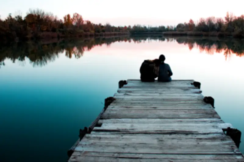 প্রেমের কবিতা: বন্ধুসভার মালা গাঁথা