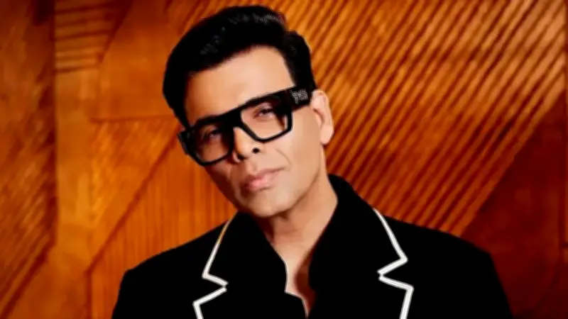 ভক্তদের সুখবর দিলেন করণ জোহর