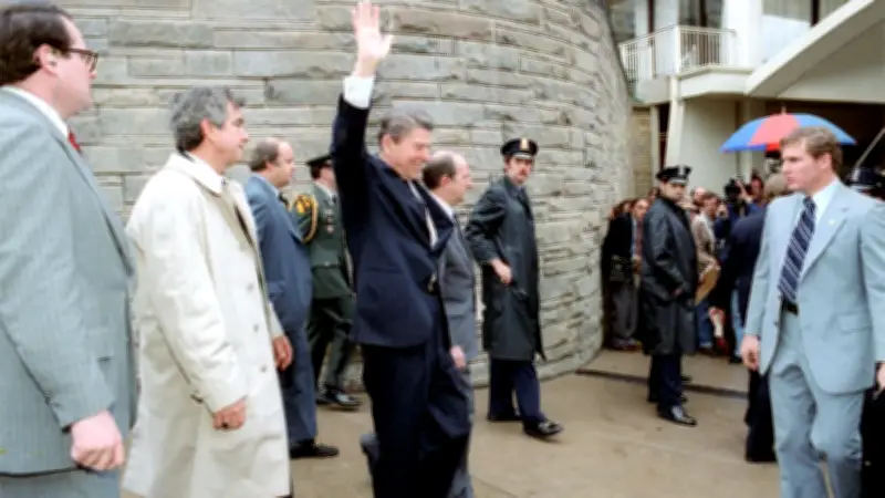 ট্রাম্পের নৈশভোজে গুলি: ৪৫ বছর আগে একই হোটেলে হামলার শিকার প্রেসিডেন্ট রিগান