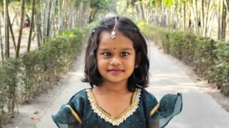 সাড়ে ছয় বছরের আফরিনের বাঁচার আশায় অলৌকিক মানুষের অপেক্ষা