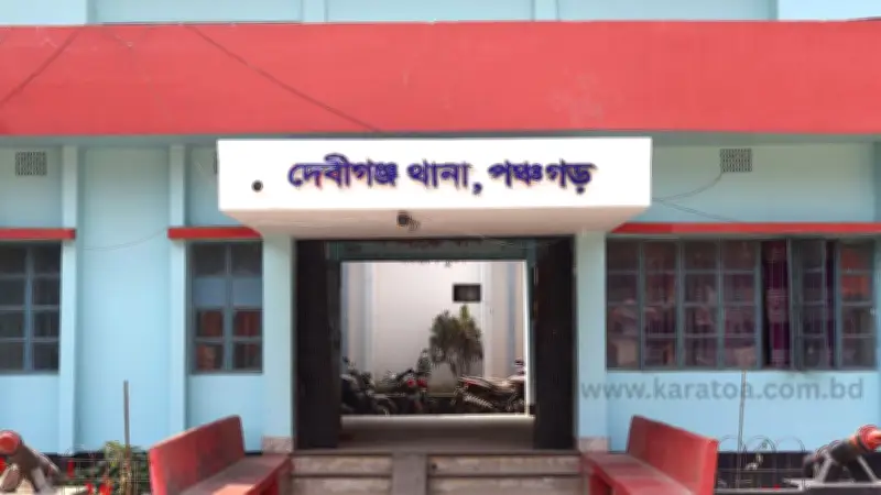 জরিমানার পর ইউএনওর ওপর হামলা: আসামি ৩০০, মোমবাতি জ্বালিয়ে এসএসসি পরীক্ষা