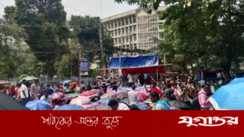 সুপারিশপ্রাপ্ত শিক্ষকদের গণঅবস্থান, অনিশ্চয়তায় প্রাণ ওষ্ঠাগত