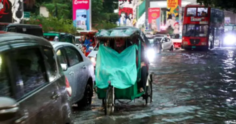তাপপ্রবাহের পর বৃষ্টিতে স্বস্তি, তারপর জলাবদ্ধতায় ভোগান্তি