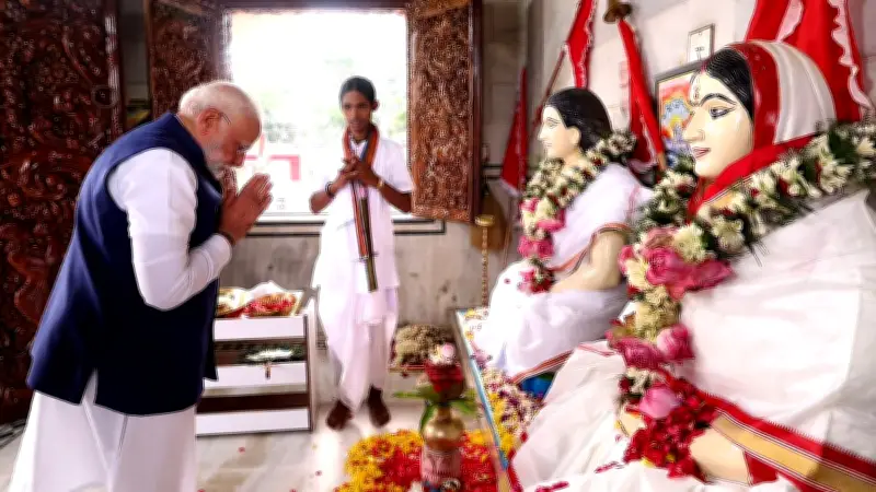 ঠাকুরনগরে মোদির পূজা, মতুয়াদের নাগরিকত্বের প্রতিশ্রুতি