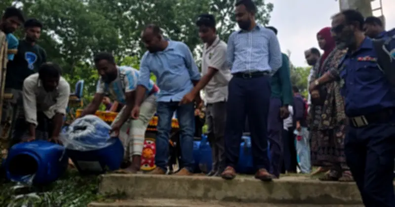 ভাঙ্গুড়ায় নকল দুধ তৈরির উপকরণ ধ্বংস, দুই ব্যবসায়ীর নামে মামলা