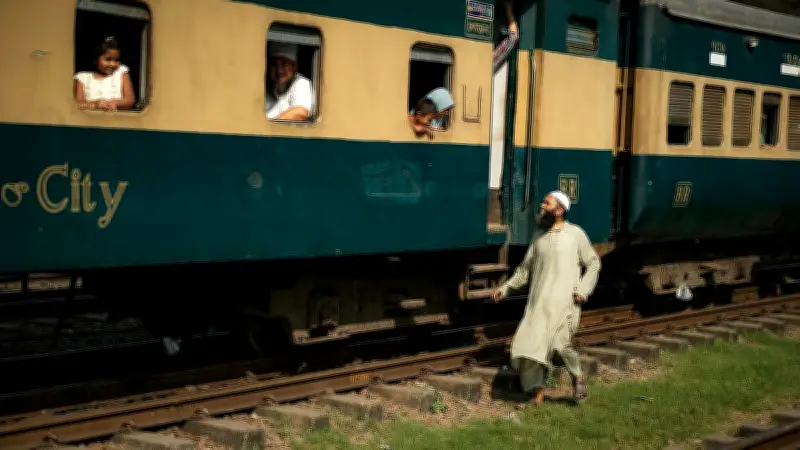 কোরআনে পিতৃত্বের গুরুত্ব ও অর্থ: এক অনন্য বিশ্লেষণ