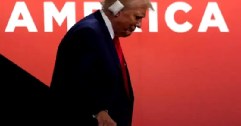 ওয়াশিংটনে হোয়াইট হাউস করেসপন্ডেন্টস নৈশভোজে গুলি, ট্রাম্পকে নিরাপদে সরিয়ে নেওয়া হয়েছে