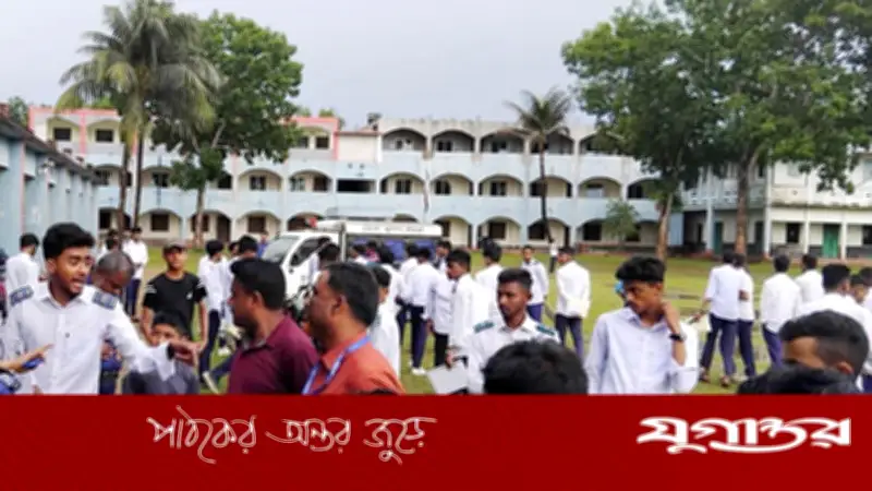 বগুড়ায় ভুল সেট কোডে এসএসসি পরীক্ষা, পাশের কেন্দ্রে হামলা-ভাঙচুর