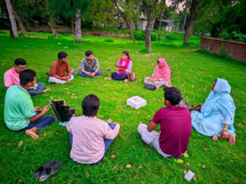 খুলনা বন্ধুসভার পাঠচক্রে শঙ্খনীল কারাগার নিয়ে আলোচনা