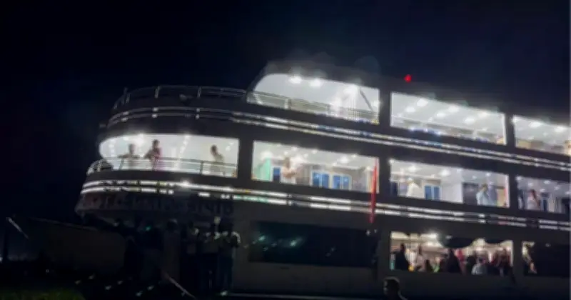 মেঘনা ও ধলেশ্বরীতে ঝড়ে লঞ্চ আটকা, ৭৫০ যাত্রী উদ্ধার