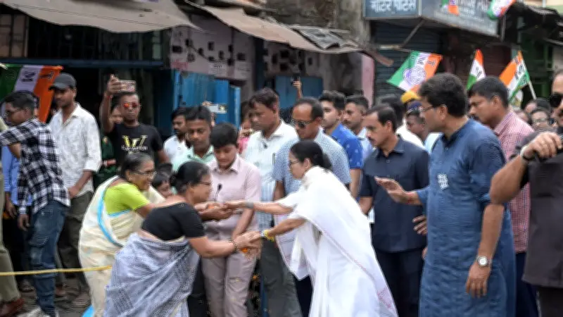 ভবানীপুরে মমতার পদযাত্রা, শুভেন্দুর হুমকি, গুজরাটি ভোটের টানাপোড়েন