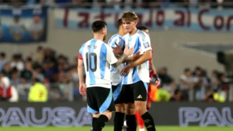 মাথায় আঘাত পেয়ে হাসপাতালে আর্জেন্টাইন তারকা ফুটবলার