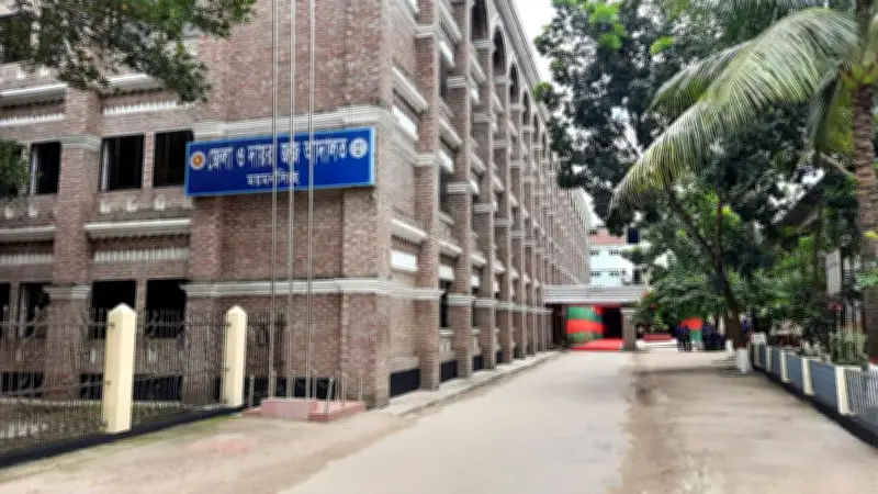 ময়মনসিংহে টাকা লেনদেনের জেরে সংঘর্ষ, আহত ৩০