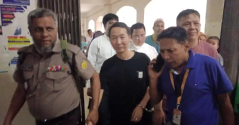 উত্তরায় বিপুল মোবাইল ফোন উদ্ধার, তিন চোরাচালানকারী কারাগারে