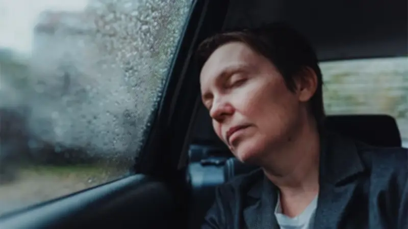 বৃষ্টির দিনে ঘুম আসার কারণ ও অন্যান্য খবর