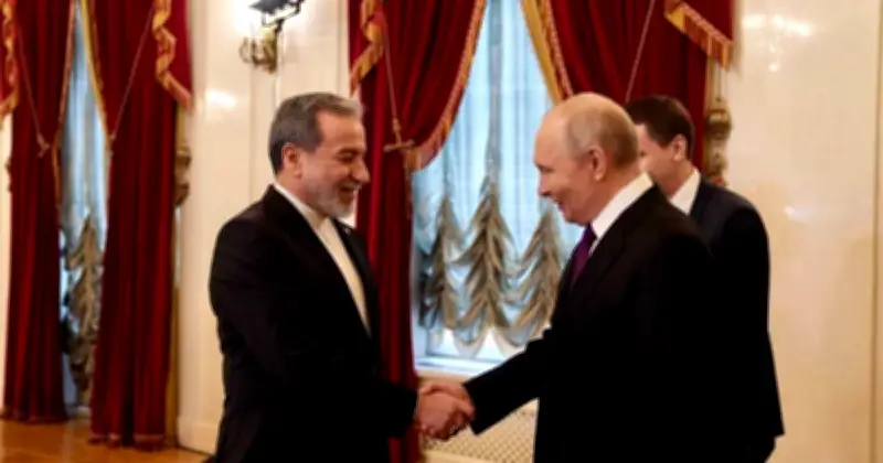 পুতিনের সঙ্গে বৈঠকে ইরানের শীর্ষ কূটনীতিক, শান্তি প্রক্রিয়ায় সহায়তার আশ্বাস