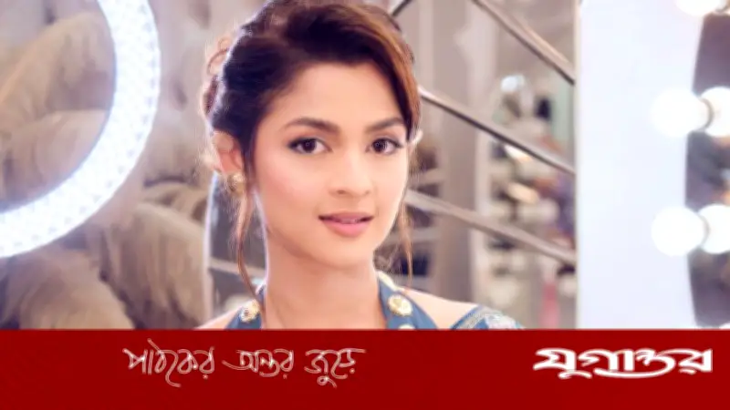 সাদিয়া আয়মানের নীল জামদানি শাড়িতে স্নিগ্ধতা ও রুচিশীলতার ছোঁয়া