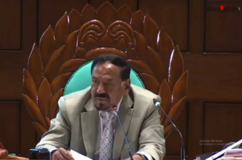 সংসদে মন্ত্রীদের অনুপস্থিতিতে স্পিকারের উষ্মা