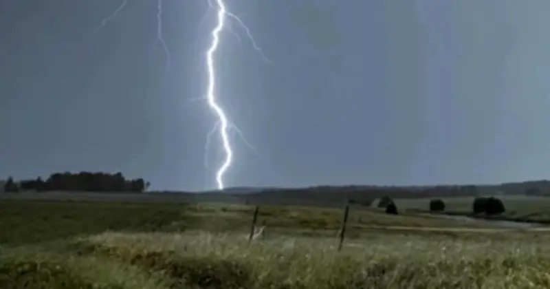 সুনামগঞ্জে বজ্রপাতে দুই কৃষকের মৃত্যু