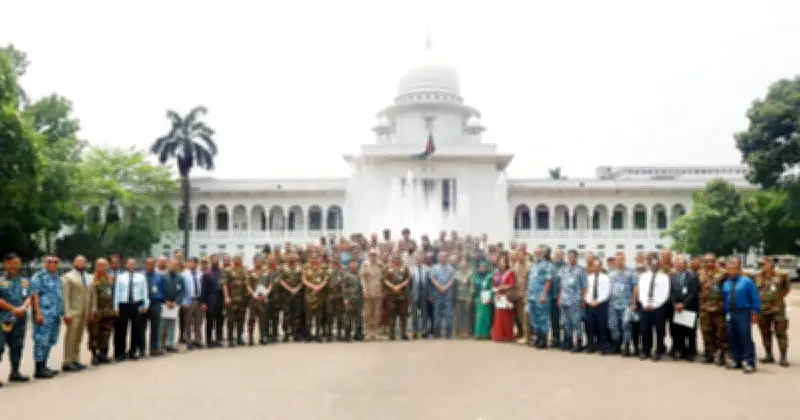 বিভিন্ন দেশের সামরিক সদস্যদের সুপ্রিম কোর্ট পরিদর্শন