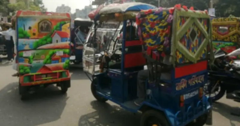 ব্যাটারিচালিত রিকশায় প্রতিদিন কোটি কোটি টাকার বিদ্যুৎ অপচয়