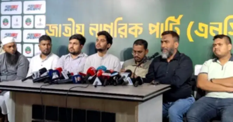 চাঁদাবাজি-দুর্নীতি রুখতে তারেক রহমানের কাছে ‘কার্ড’ চাইলেন আসিফ মাহমুদ