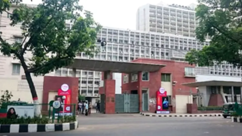 সচিবালয়ে দর্শনার্থী প্রবেশে নতুন নিয়ম, হজযাত্রী ও আবহাওয়ার খবর