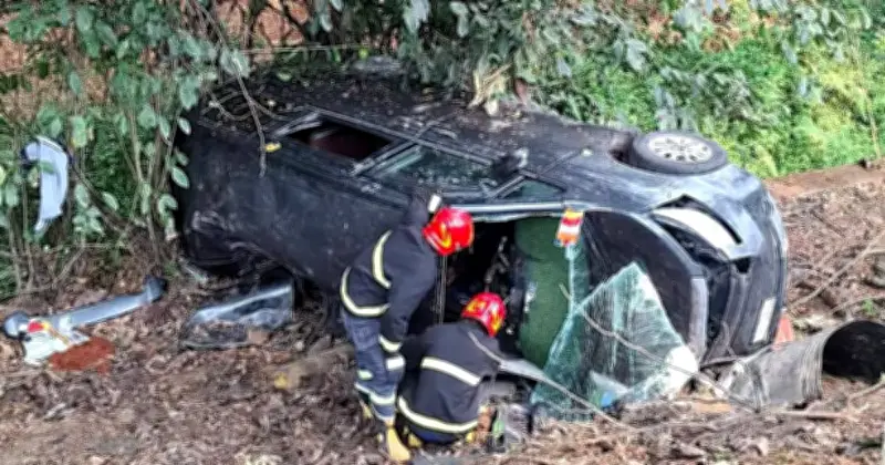 লোহাগাড়ায় মাইক্রোবাস খাদে পড়ে নিহত ৩, আহত ১০
