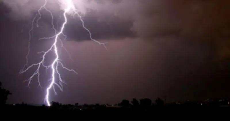 বাংলাদেশে বজ্রপাতে ১১ জনের মৃত্যু, কৃষকরা সবচেয়ে ঝুঁকিপূর্ণ