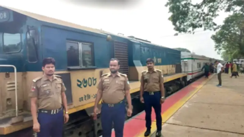 ইঞ্জিন বিকল, ফেনী স্টেশনে আটকা চট্টলা এক্সপ্রেস