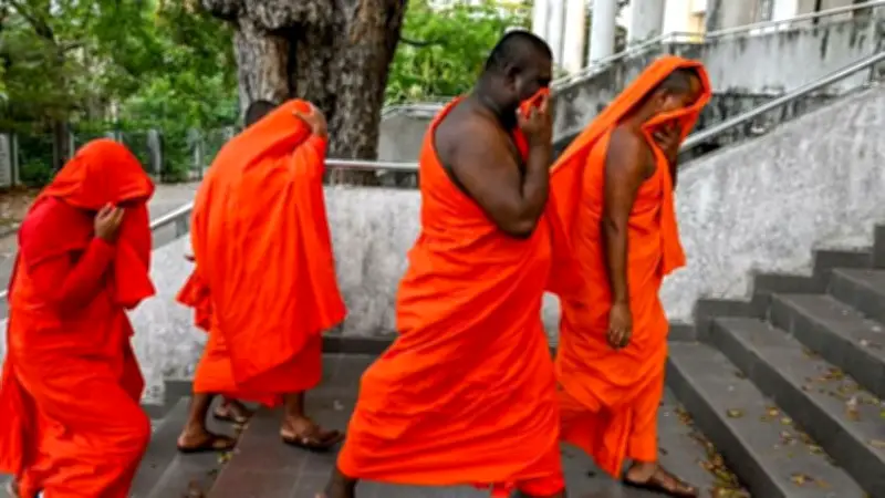 লাগেজে ১১০ কেজি গাঁজা, গ্রেপ্তার ২২ ভিক্ষু