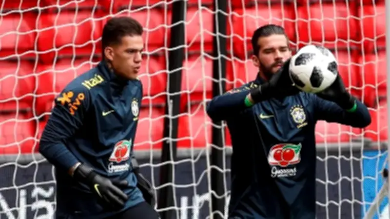 বিশ্বকাপের আগে ব্রাজিলের গোলবার নিয়ে দুশ্চিন্তা